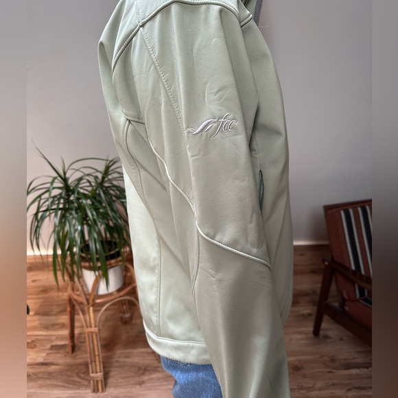 North Face Rain Jacket - Picture 4 of 5